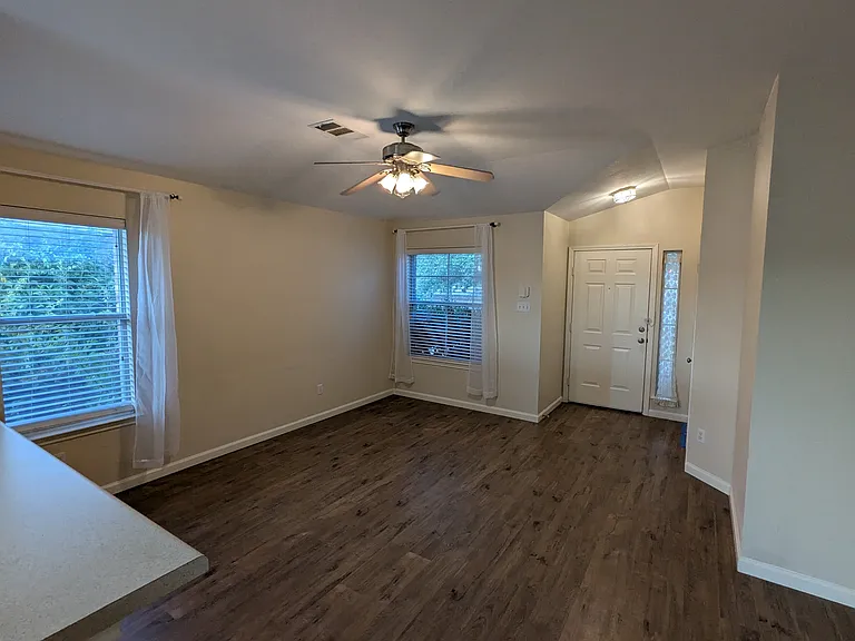 313 Tudor House Rd — Photo 2