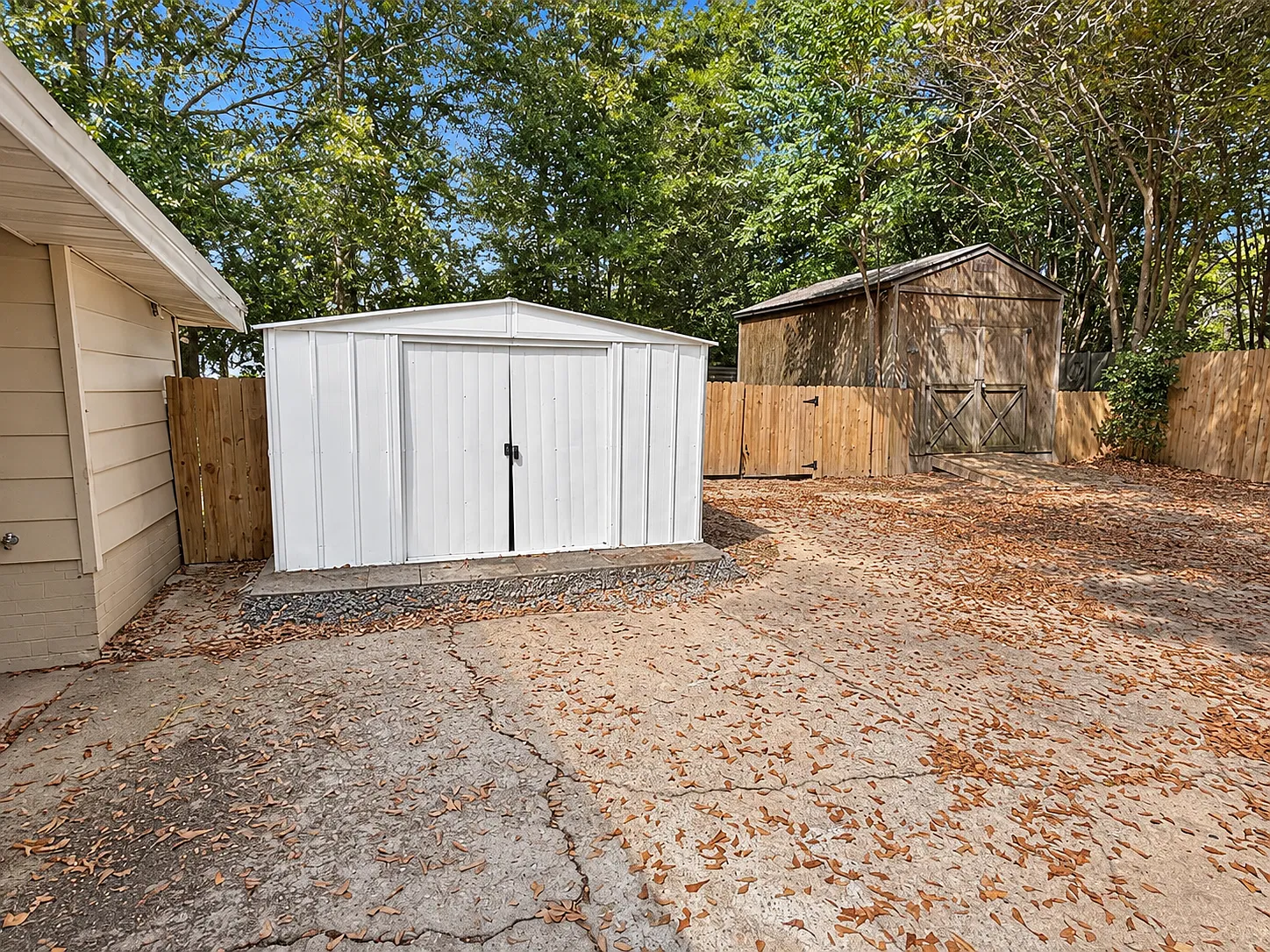 3 bed, 1364 sqft, $2,400 — Photo 3