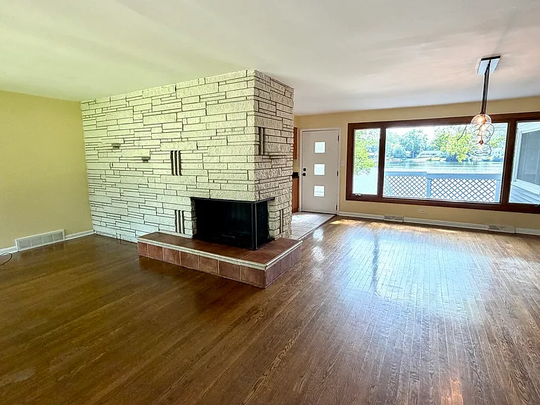 33517 N Greentree Rd — Photo 2