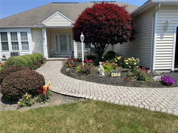 4731 Setting Sun Ter, Syracuse, NY 13215