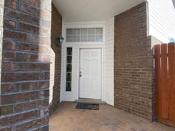 3rd image of 8012 Argyle Ave NE