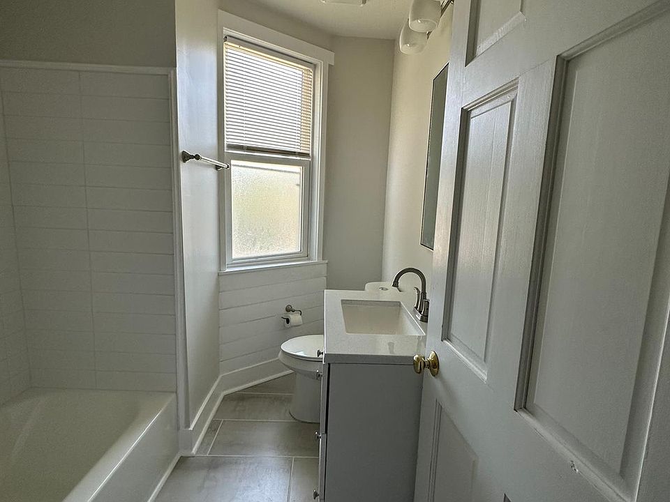 2nd image of 5956 Phillips Ave #2