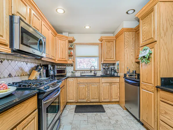 206 Benton Avenue image 8 of 30