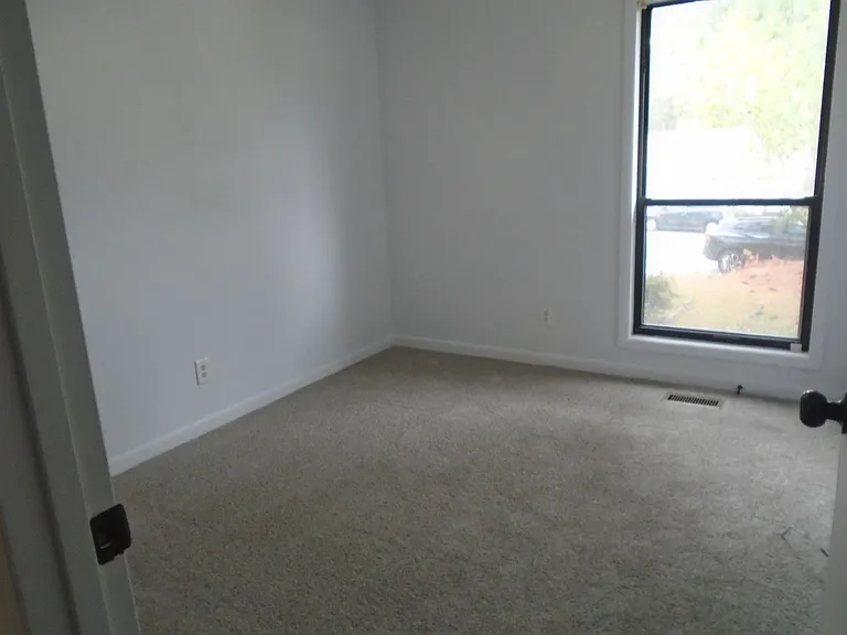 6827 Kizer Dr — Photo 10