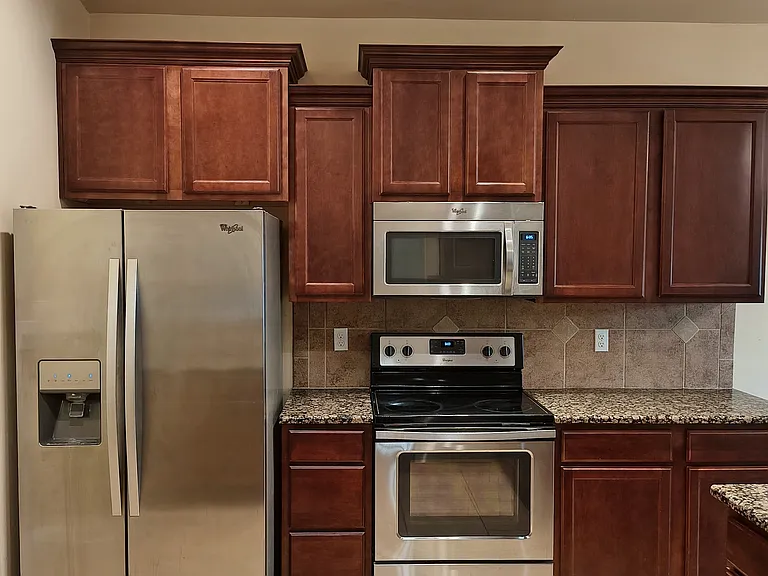 1813 Denise Dr — Photo 9