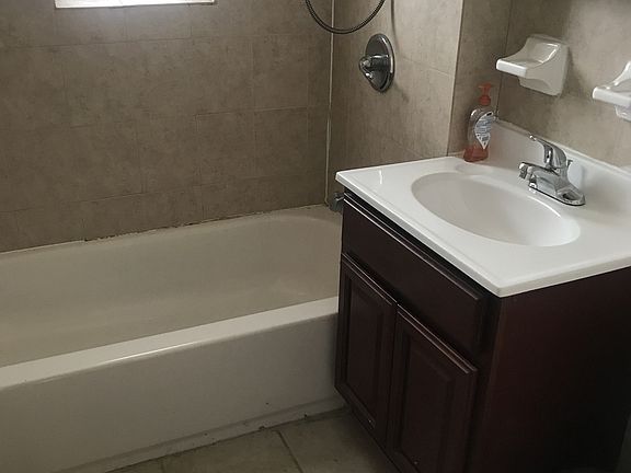 4th image of 13 Gifford Ave #2C