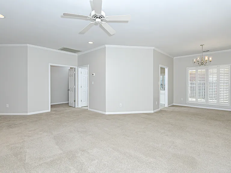 1326 Berwick Dr — Photo 8