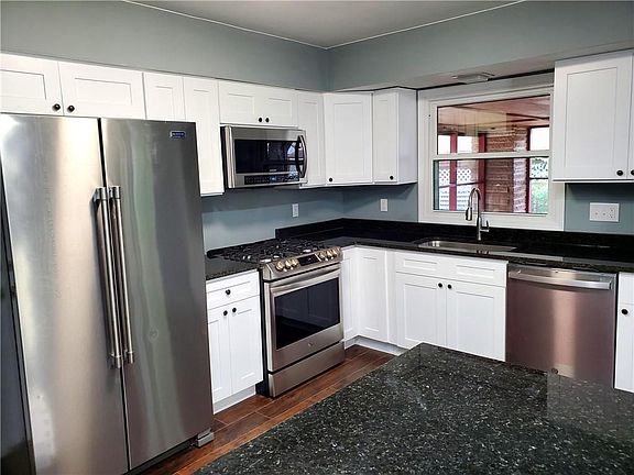 5th image of 68 Nancy Dr