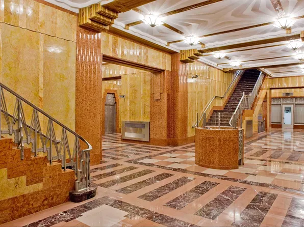 70 Pine Street image 11 of 26