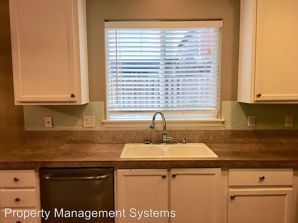 1st image of 3079 SE Merriweather Dr