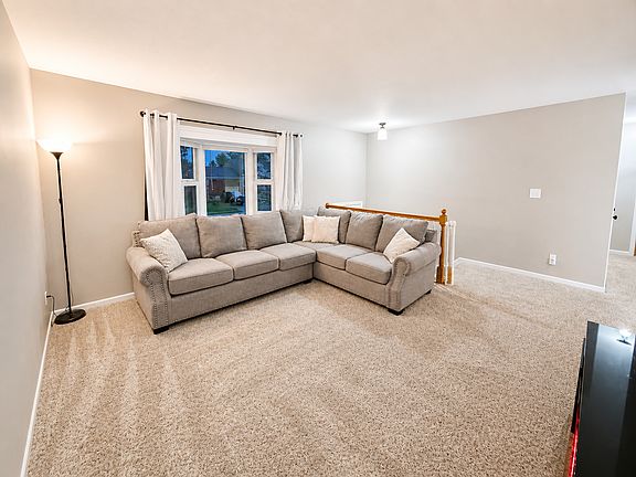 5th image of 1239 Bellflower Ave