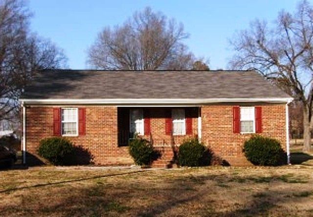 1st image of 423 Briarwood Cir N