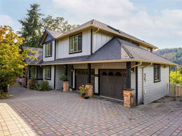 424 Nursery Hill Dr, View Royal, BC V9B 0E2