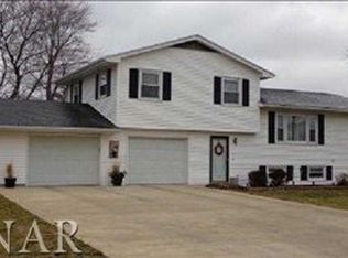 614 Meadow Lane St, Le Roy, IL