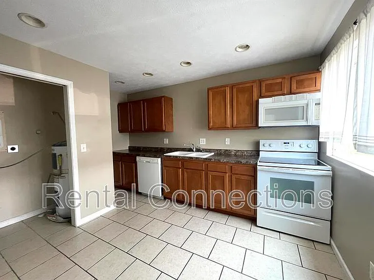 1307 W White St #B — Photo 2