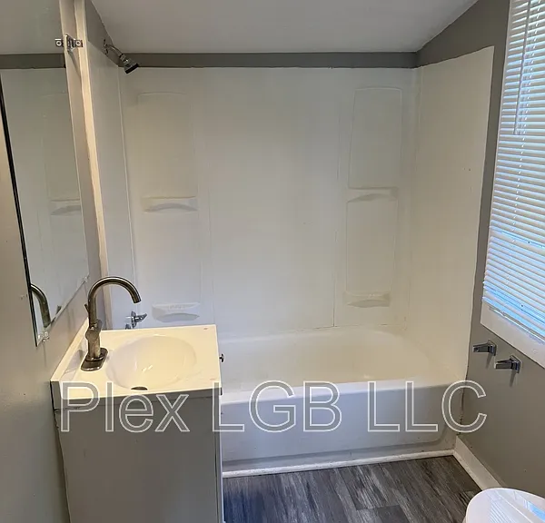 203 Front St — Photo 2
