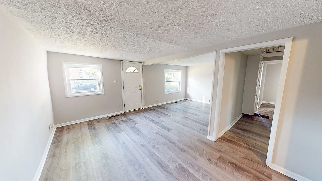 3 bed, $1,895 — Photo 3