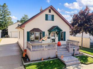 1907 Emmet St, Two Rivers, WI 54241