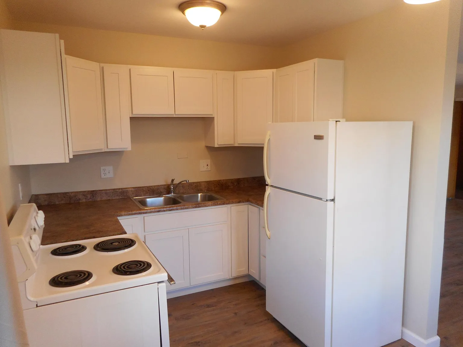 2219 SW Fairlawn Rd — Photo 3