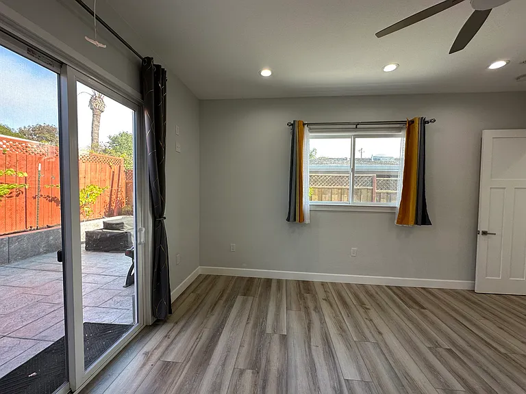 2114 Derby Ave #B — Photo 24