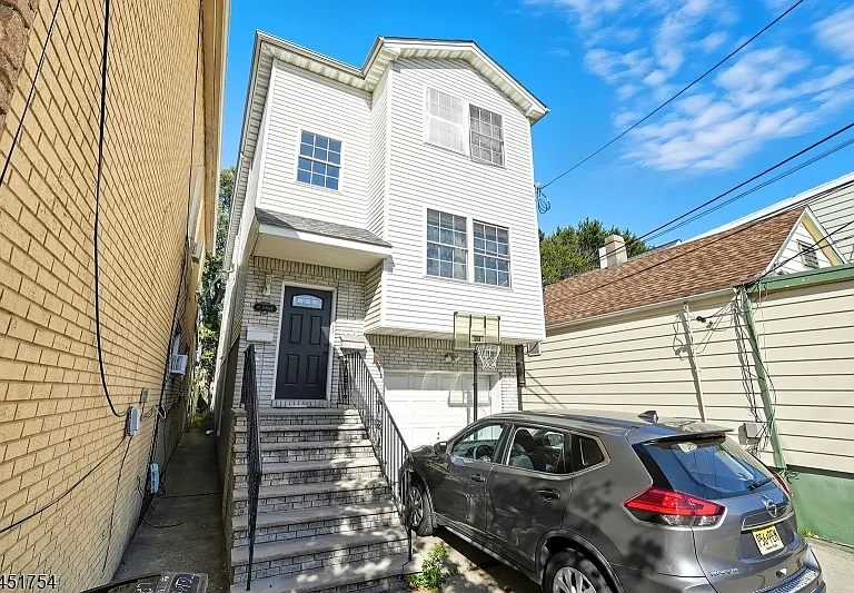 87 Cottage St — Photo 1