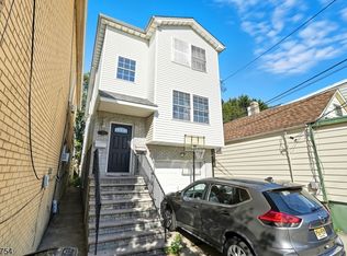 87 Cottage St, Bayonne, NJ 07002