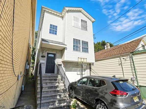 87 Cottage St, Bayonne, NJ 07002