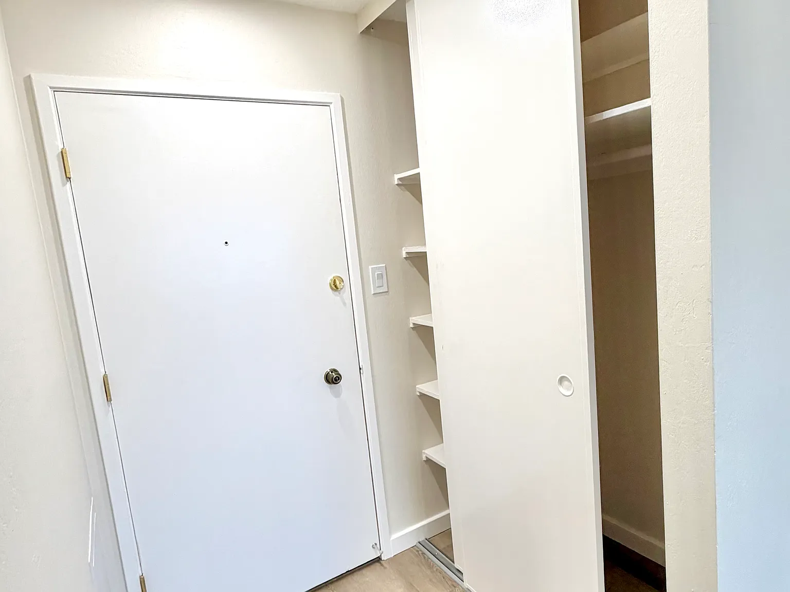 3 bed, $4,895 — Photo 3