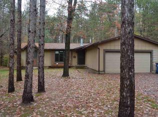7787 Evergreen Dr W, Waupaca, WI 54981