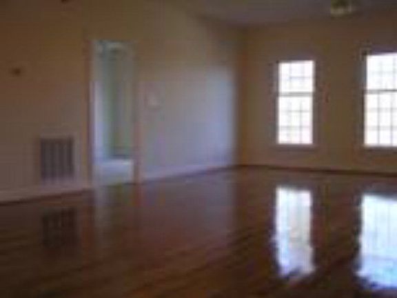 2nd image of 726B Oleander Dr #B