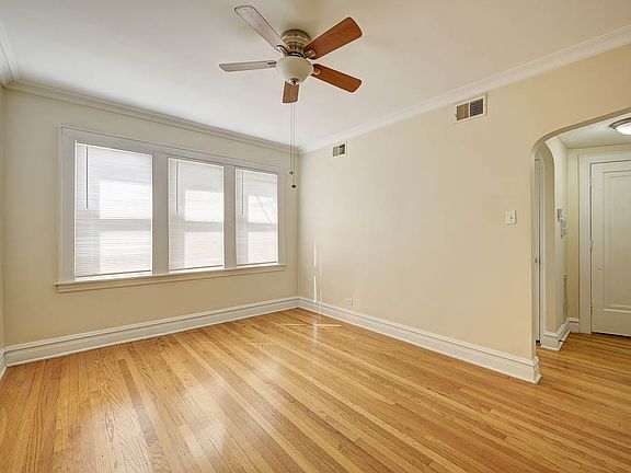 3rd image of 4516 W Wellington Ave #2