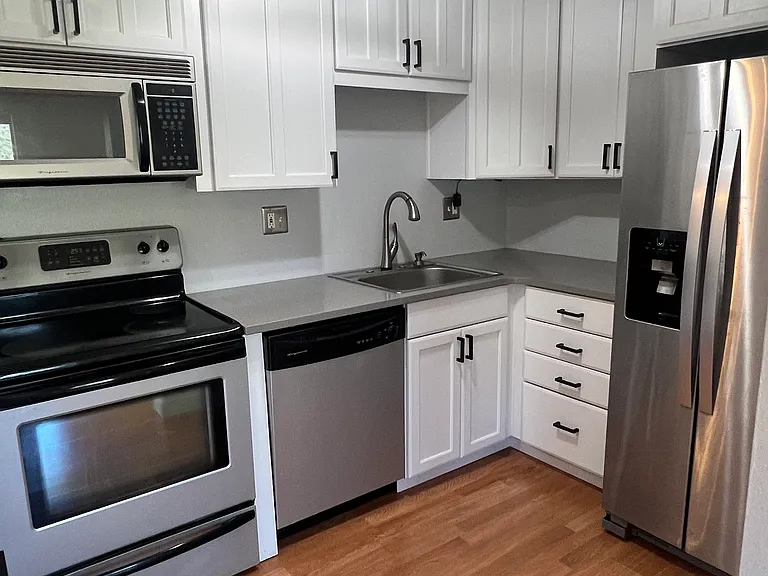 130 Evergreen Rd #B104 — Photo 9