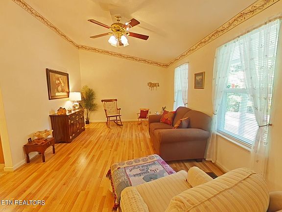 4th image of 80 Mulberry Cir