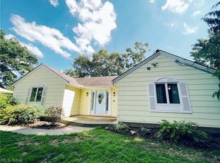 5804 Hills And Dales Rd NW, Canton, OH 44708