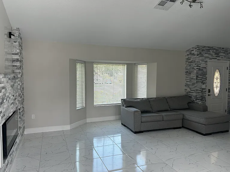 548 Loma Bonita Dr — Photo 13