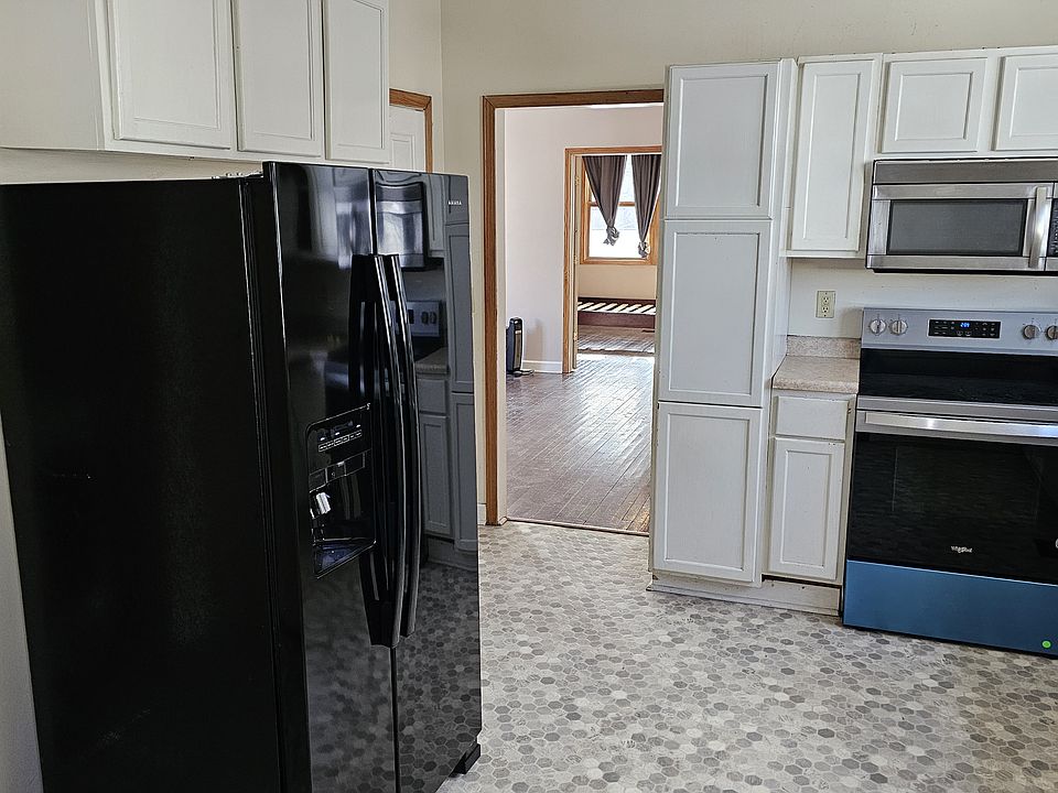 1st image of 711 Edmund Ave