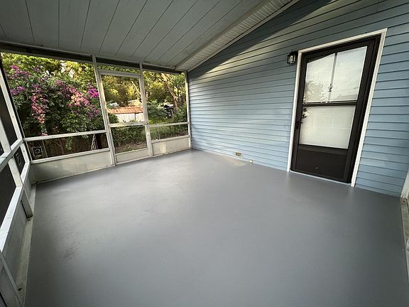 3rd image of 315 Union Dr