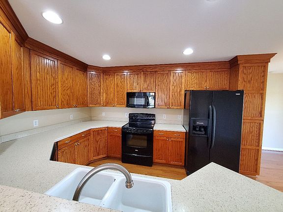 4th image of 505 Acorn Hill Rd
