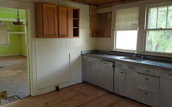 3rd image of 21612 W Lake Ave