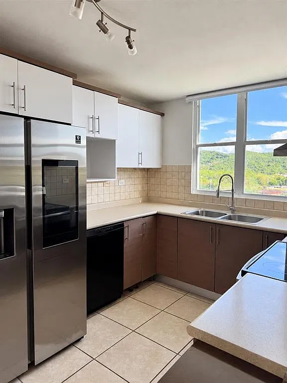 3 bed, 2.0 bath, 1370 sqft, $2,000 — Photo 4