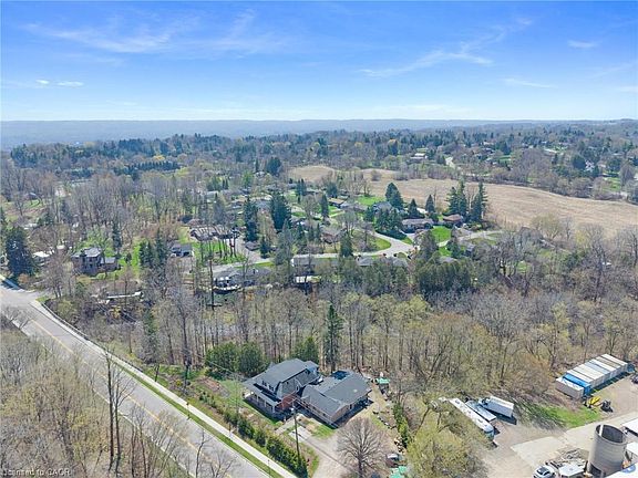 5th image of 311 Brock Rd