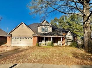 7636 Lowrance Rd, Memphis, TN 38125