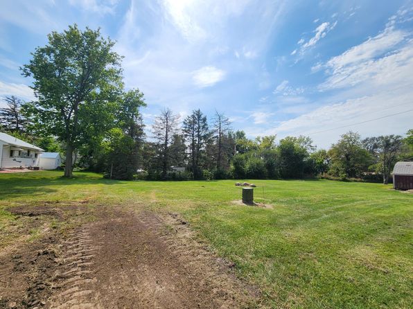 505 Iowa Ave S, Highmore, SD 57345