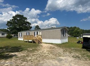 221 Hilltop Rd, Newport, NC 28570