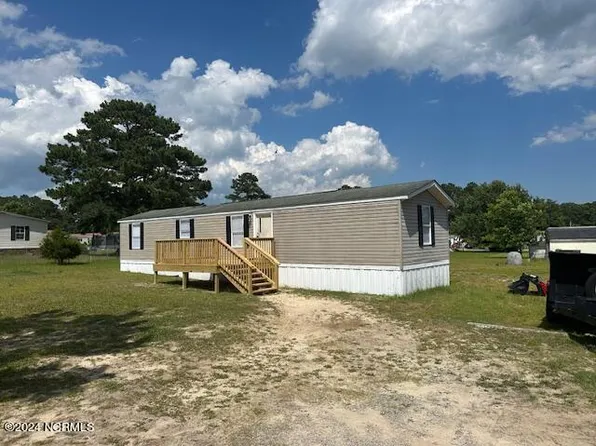 221 Hilltop Road, Newport, NC 28570