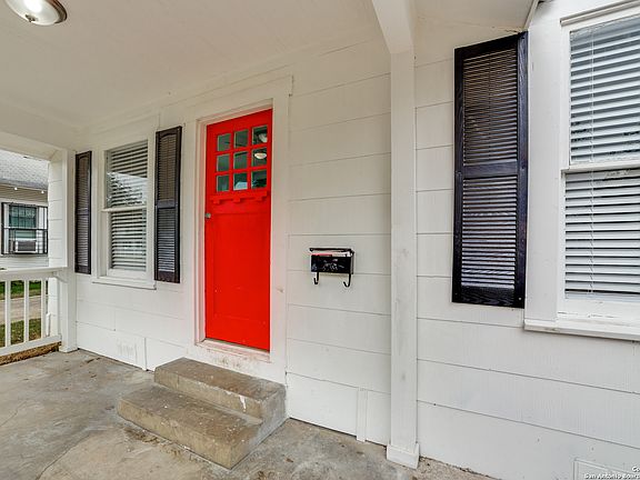 3rd image of 135 FELISA ST