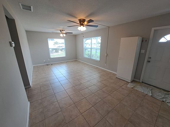 2nd image of 11 Hamlin Ct