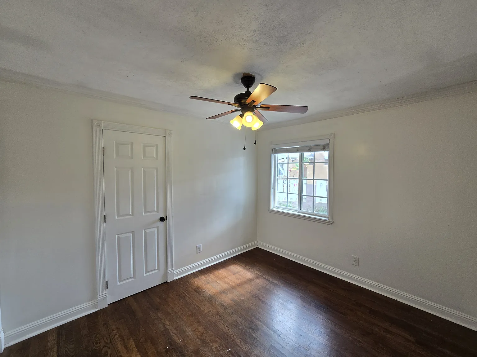 3 bed, 1731 sqft, $1,100 — Photo 2