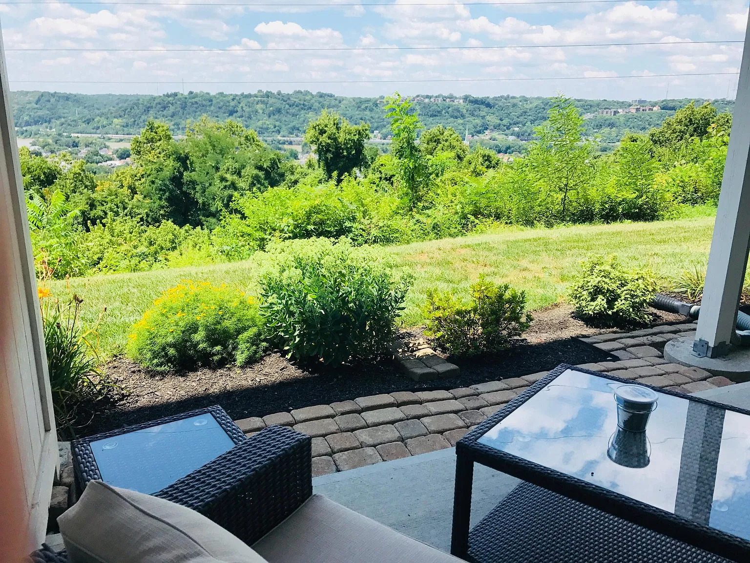 325 Skyview Ct — Photo 3