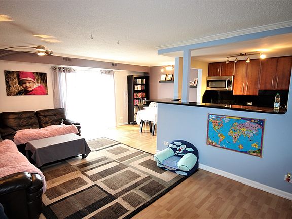 2nd image of 1460 Fairlane Dr APT 516